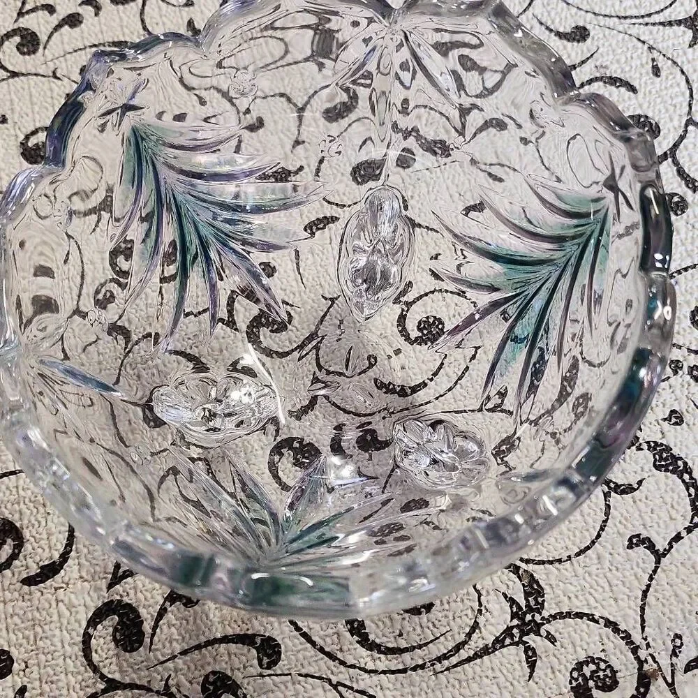 Mikasa Holiday Evergreen Emerald Bowl